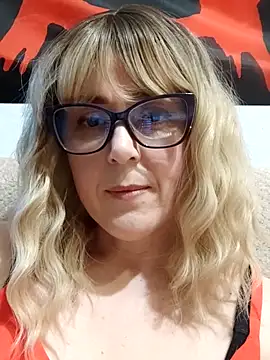 Amelialove42 online show from 04/13/26, 04:55