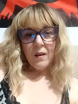 Amelialove42 online show from 04/29/26, 06:25