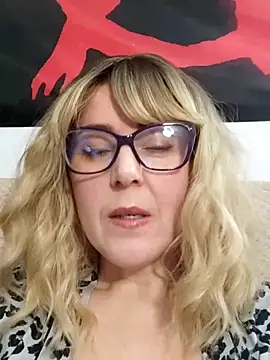 Amelialove42 online show from 02/05/26, 07:53