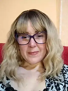 Amelialove42 online show from 05/12/26, 05:30
