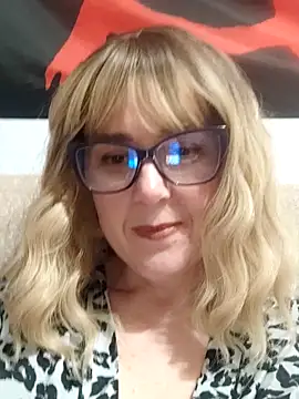 Amelialove42 online show from 04/18/26, 07:40