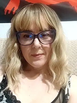 Amelialove42 online show from 04/30/26, 06:26