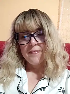 Amelialove42 online show from 06/07/26, 04:12