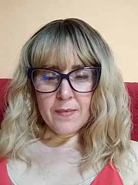 Amelialove42 online show from 05/10/26, 06:10