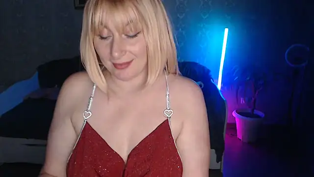 Yummy Gloria online show from 12/02/25, 08:43