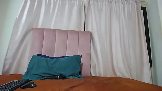 Kelly-001 online show from 04/15/26, 07:58