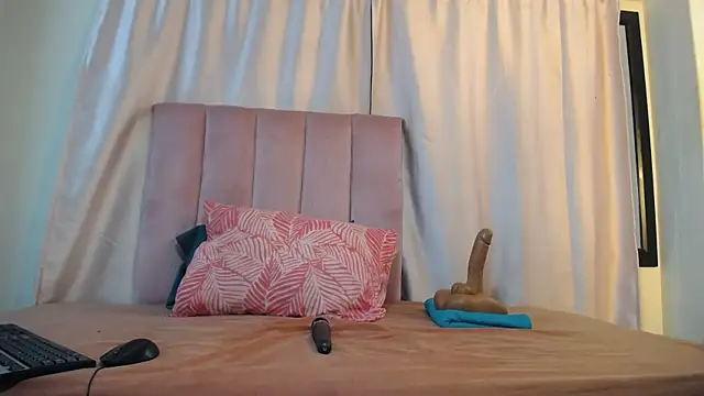 Kelly-001 online show from 04/18/26, 03:42