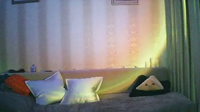 Snapshot of MoodieMira chatting on 02/17/26, 05:21 MoodieMira online show from 02/17/26, 05:21