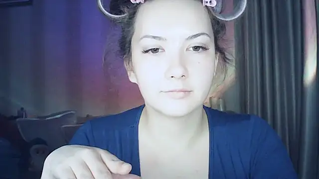 Snapshot of MoodieMira chatting on 02/16/26, 03:21 MoodieMira online show from 02/16/26, 03:21