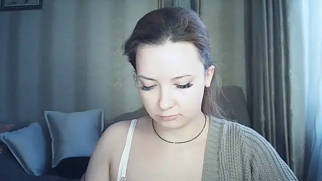 MoodieMira online show from 03/12/26, 03:05