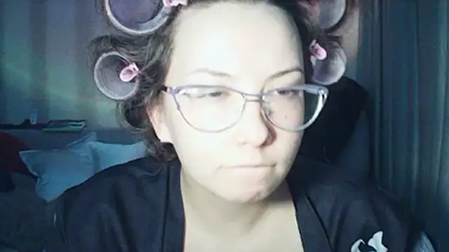 MoodieMira online show from 03/27/26, 06:53