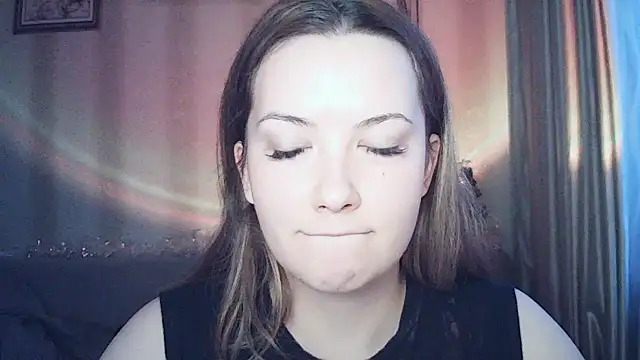 Snapshot of MoodieMira chatting on 02/05/26, 02:24 MoodieMira online show from 02/05/26, 02:24