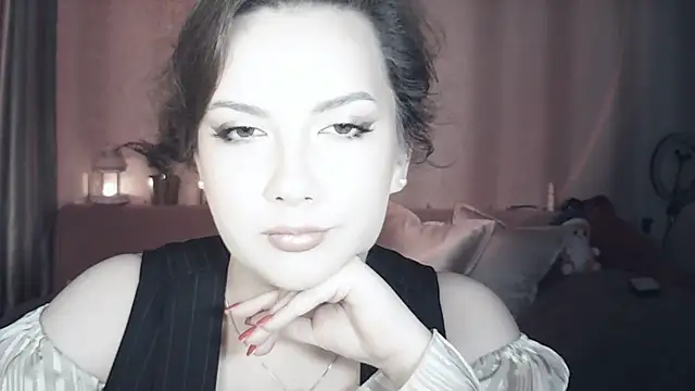 MoodieMira online show from 05/17/26, 07:03