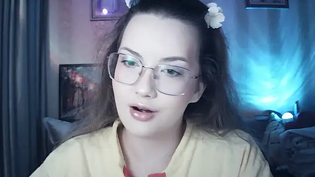MoodieMira online show from 05/28/26, 06:58