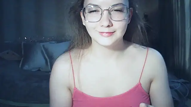 Snapshot of MoodieMira chatting on 02/06/26, 01:07 MoodieMira online show from 02/06/26, 01:07