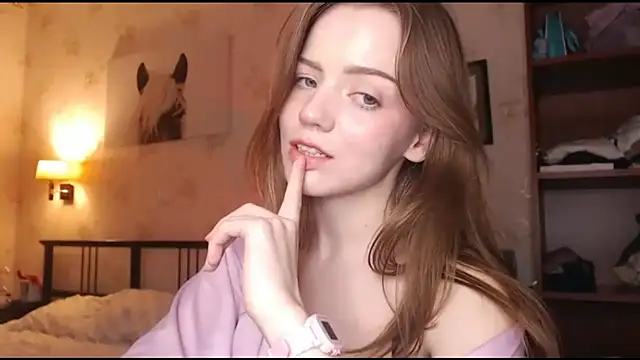 Snapshot of Olivia_Mensy chatting on 10/14/25, 09:43 Olivia Mensy online show from 10/14/25, 09:43
