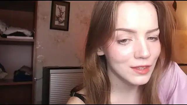 Snapshot of Olivia_Mensy chatting on 10/09/25, 10:32 Olivia Mensy online show from 10/09/25, 10:32