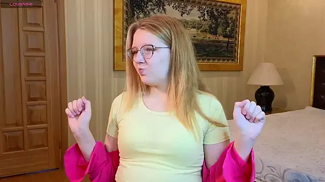 AlinaAldrete online show from 11/16/25, 04:06