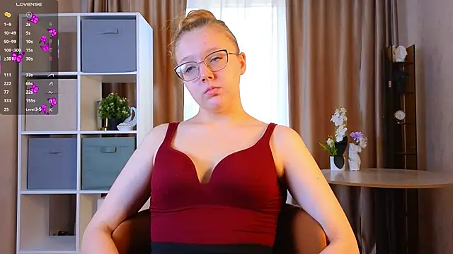 AlinaAldrete online show from 11/04/25, 04:27