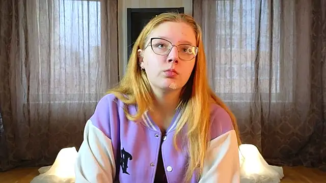 AlinaAldrete online show from 11/08/25, 08:07