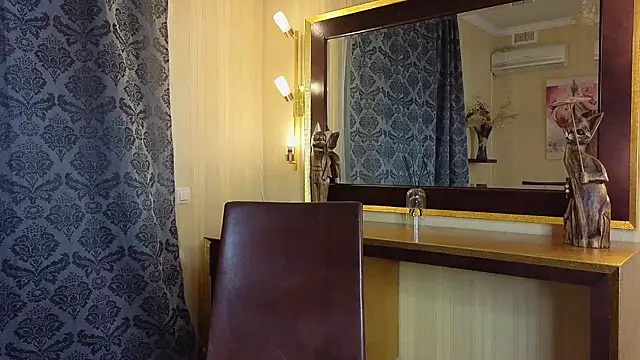 AlinaAldrete online show from 11/12/25, 03:54