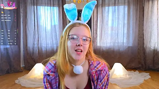 AlinaAldrete online show from 10/25/25, 08:13