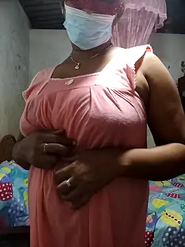 Snapshot of HarshiStar7 chatting on 10/27/25, 01:39 HarshiStar7 online show from 10/27/25, 01:39