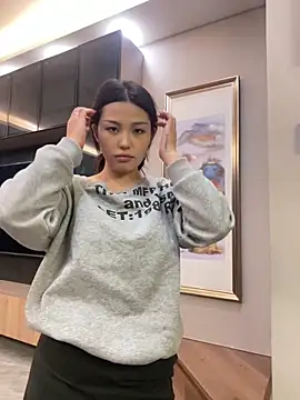 zhenzhen666 online show from 11/03/25, 12:42