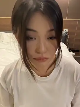 zhenzhen666 online show from 11/02/25, 12:43