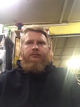 Snapshot of bodywork30 chatting on 11/22/25, 03:11 bodywork30 online show from 11/22/25, 03:11