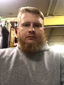 Snapshot of bodywork30 chatting on 10/26/25, 02:28 bodywork30 online show from 10/26/25, 02:28