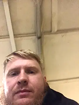 Snapshot of bodywork30 chatting on 11/14/25, 03:37 bodywork30 online show from 11/14/25, 03:37