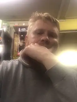 Snapshot of bodywork30 chatting on 10/31/25, 03:41 bodywork30 online show from 10/31/25, 03:41