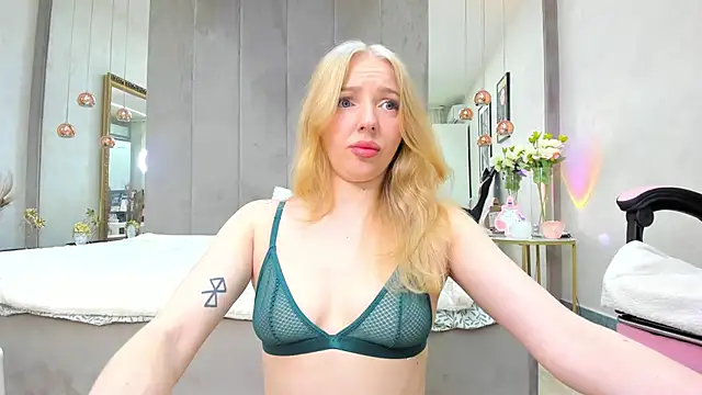 SundyRose online show from 12/16/25, 09:19