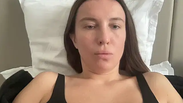 Snapshot of CArivora chatting on 03/01/26, 08:25 CArivora online show from 03/01/26, 08:25