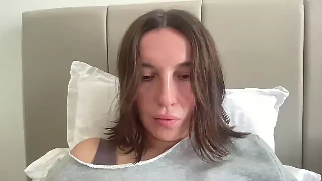 Snapshot of CArivora chatting on 02/19/26, 09:17 CArivora online show from 02/19/26, 09:17