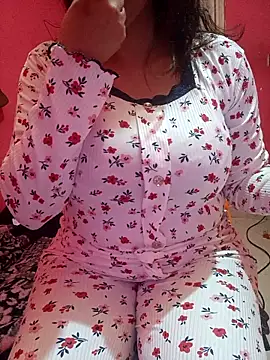 Snapshot of sondimila chatting on 04/13/26, 09:41 sondimila online show from 04/13/26, 09:41