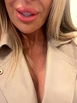MrsCharlottFox online show from 01/10/26, 04:02