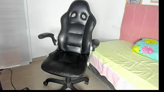 Dakota evans18 online show from 11/17/25, 02:54