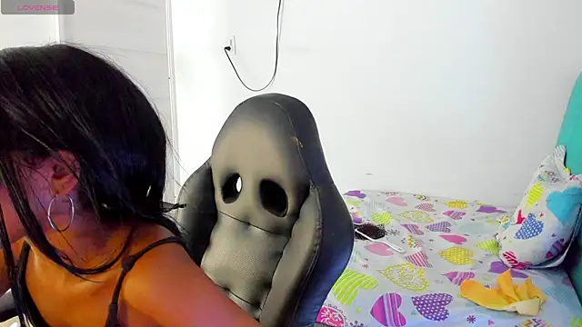 Dakota evans18 online show from 10/29/25, 03:05