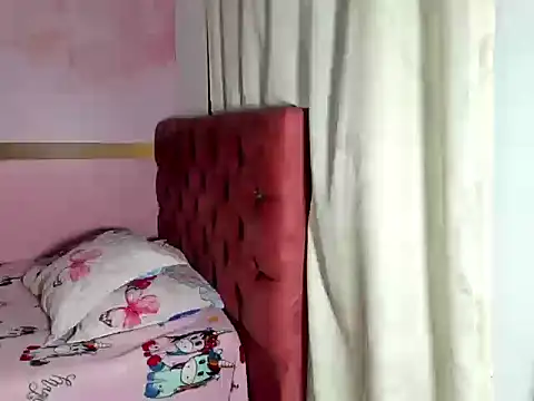 Dakota evans18 online show from 10/19/25, 10:34