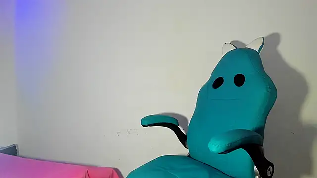 Dakota evans18 online show from 11/29/25, 03:06