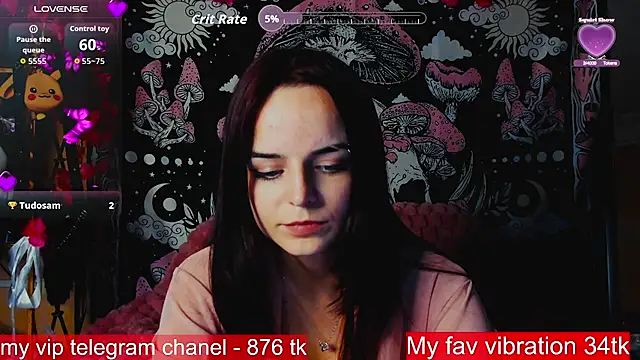 Snapshot of ArianaLight chatting on 10/12/25, 02:40 ArianaLight online show from 10/12/25, 02:40