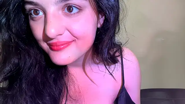 Snapshot of Babis_girlsss chatting on 10/17/25, 07:11 Babis girlsss online show from 10/17/25, 07:11