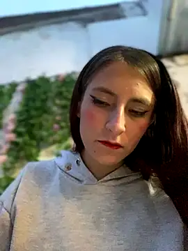 Im scarlett18 online show from 12/02/25, 10:55