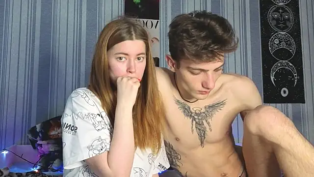 EmiliaCouple online show from 04/21/26, 12:23