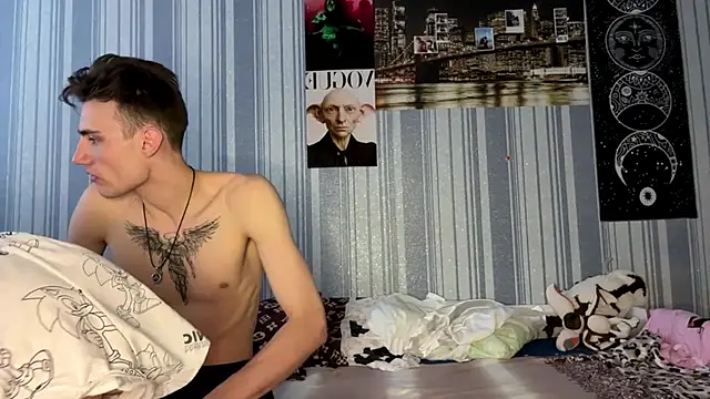 EmiliaCouple online show from 03/04/26, 07:38