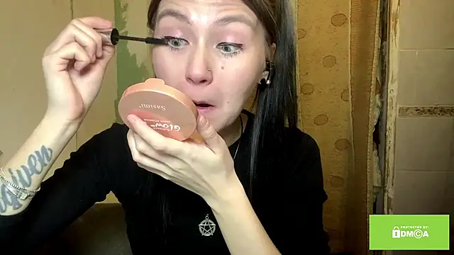 ArianeBhayani online show from 11/16/25, 09:19