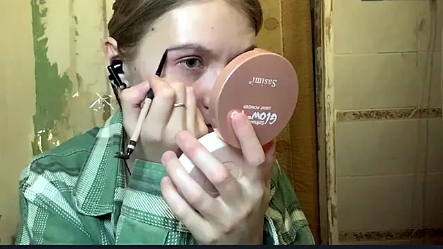 ArianeBhayani online show from 10/24/25, 09:14