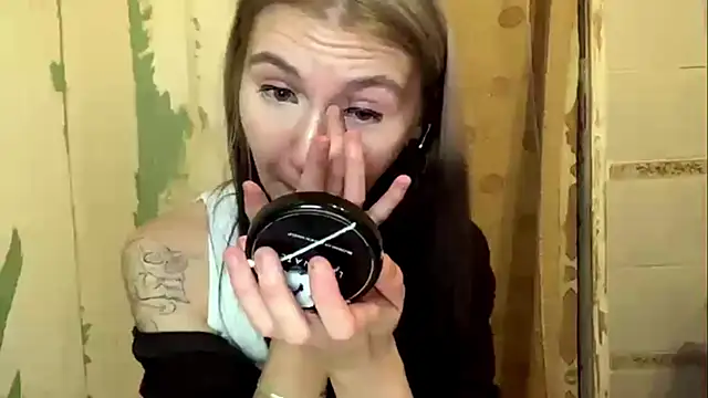 ArianeBhayani online show from 10/21/25, 09:25